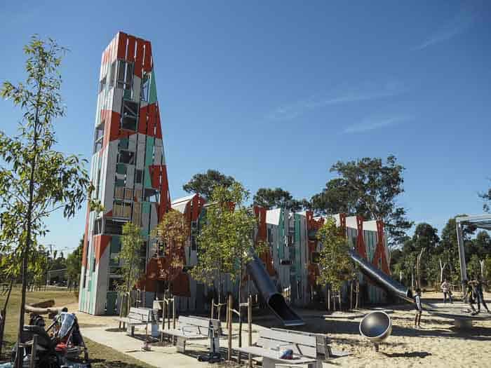 BUNGARRIBEE PARK AND PLAYGROUND IN WESTERN SYDNEY PARKLANDS