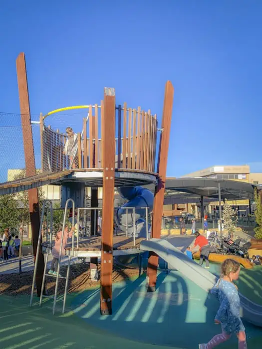 THE CANOPY LANE COVE: PLAYGROUND, PARK AND SHOPPING