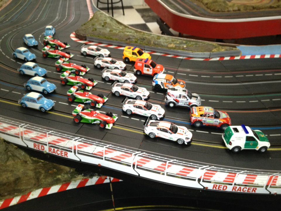 Red racer hot sale slot cars